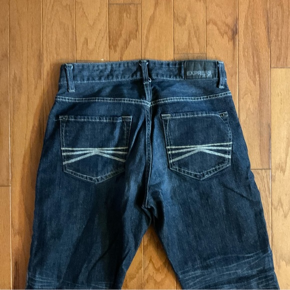 Men’s Express Classic Stretch Zipper 🪰 Blue Jeans! - Picture 9 of 10